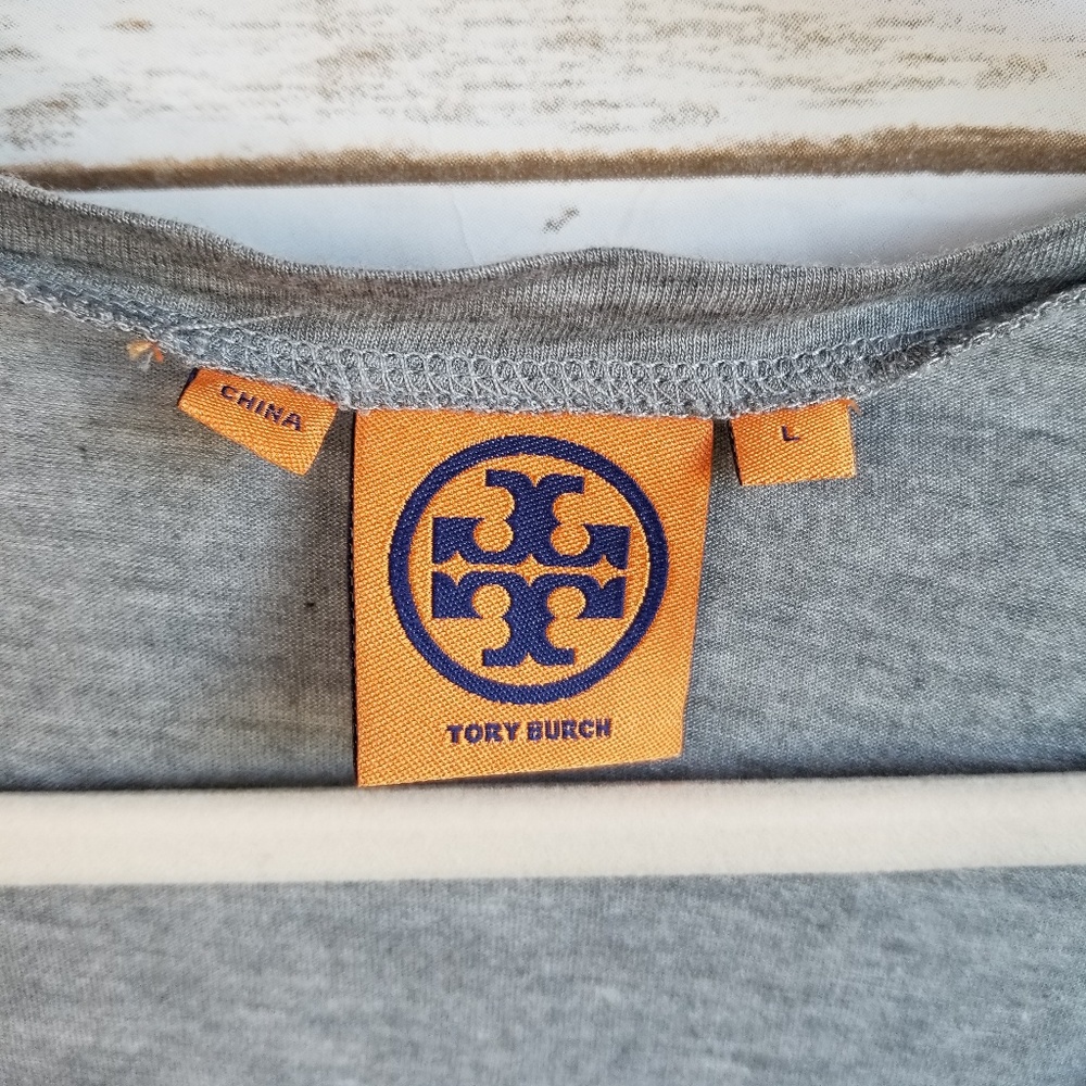 Tory Burch black sequin heart gray tee - Picture 4 of 8
